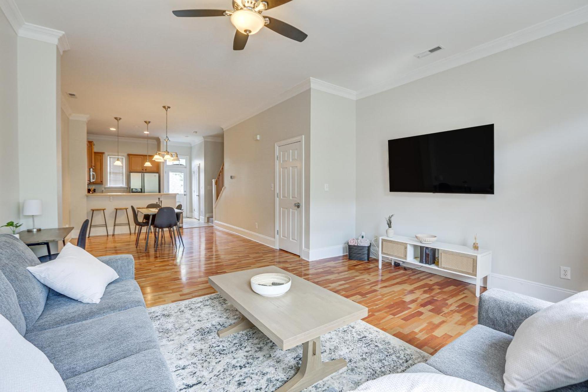 Greensboro Townhome With Fire Pit Less Than 1 Mi To Downtown ภายนอก รูปภาพ